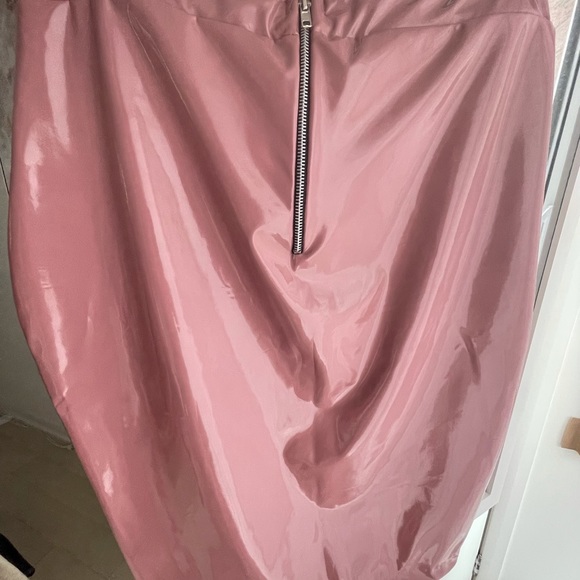 Latex faux leather Rosie pencil skirt - Picture 3 of 3